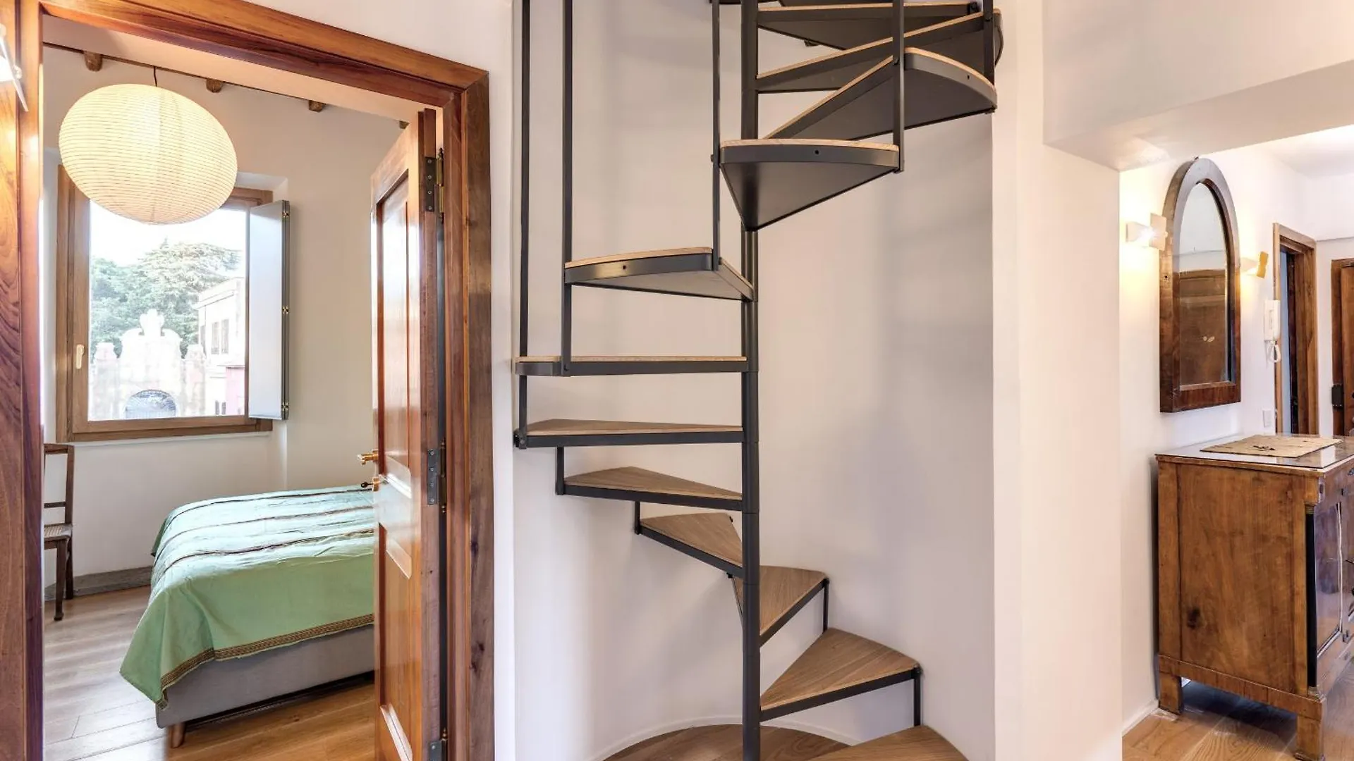 Trastevere Outstanding 4 Bedroom Terraced Apartment Rome 0*,