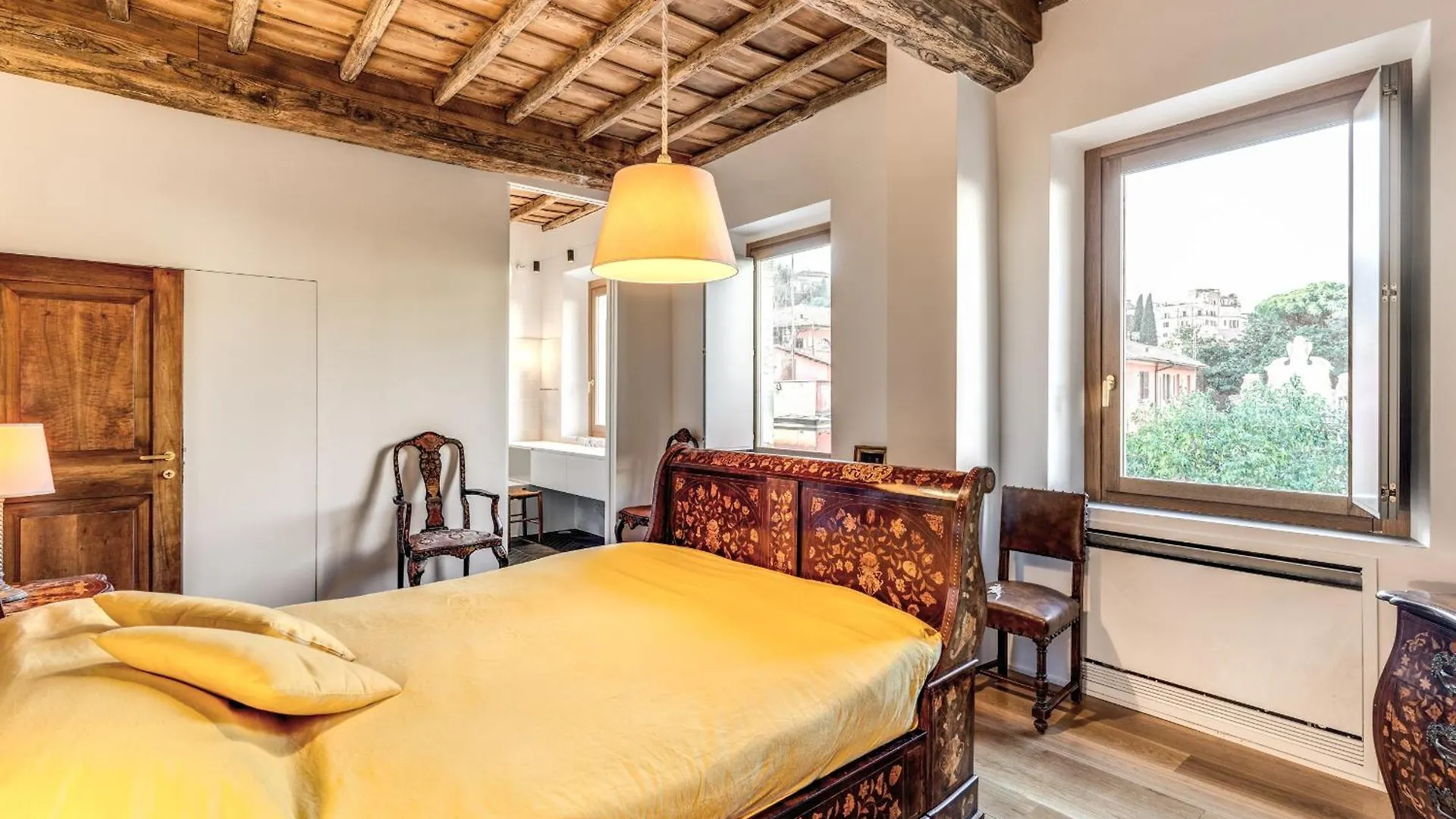 Trastevere Outstanding 4 Bedroom Terraced Apartment Rome