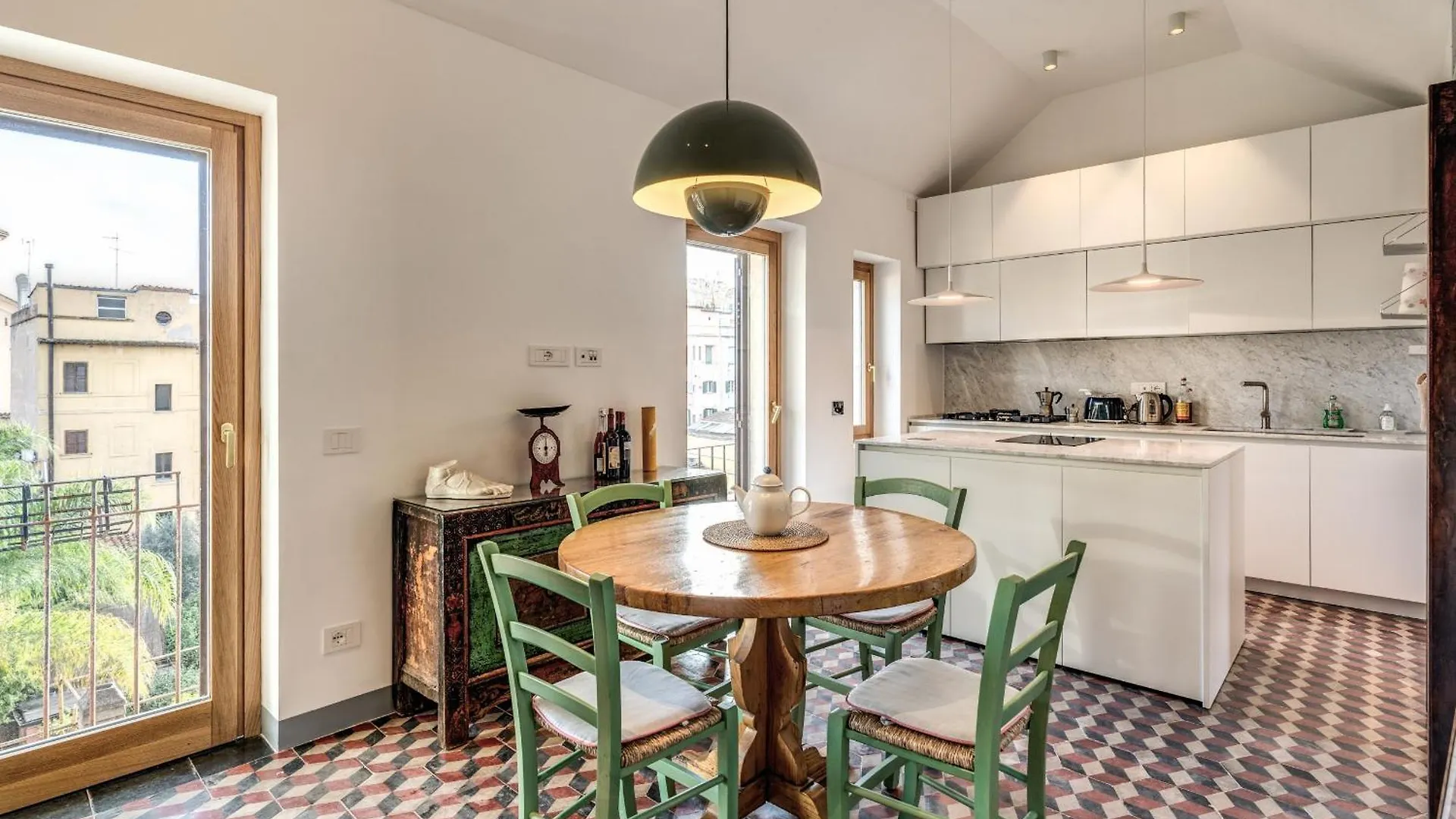 Trastevere Outstanding 4 Bedroom Terraced Apartment Rome