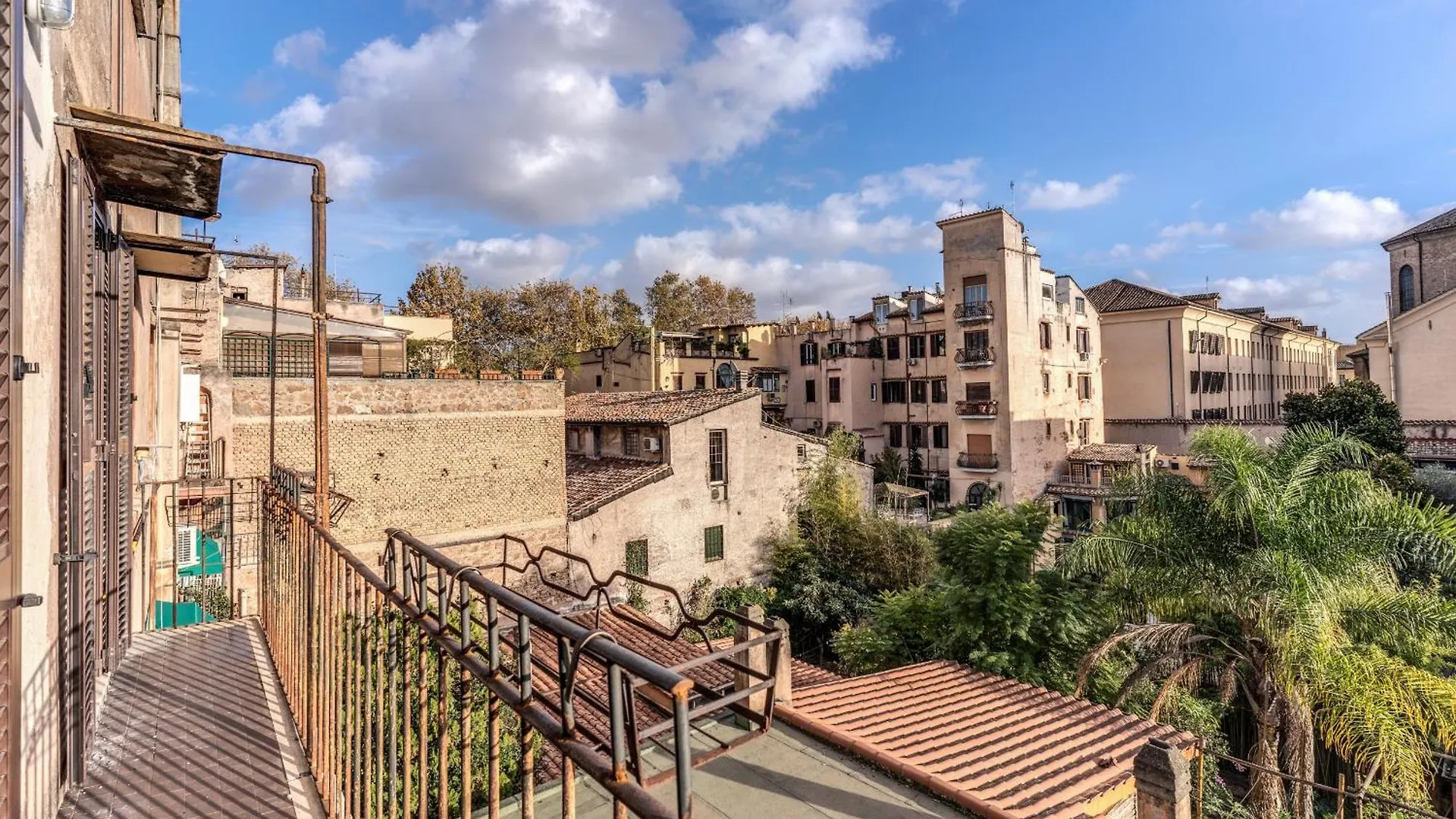 Trastevere Outstanding 4 Bedroom Terraced Apartment Rome Italy